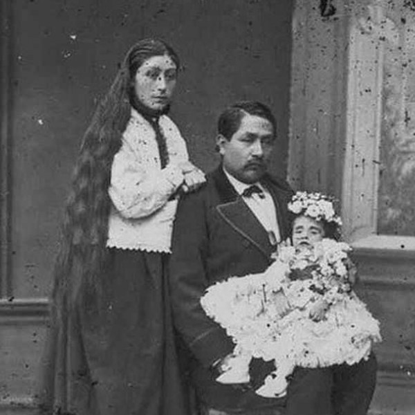 Что нужно делать с фотографиями умерших: важно знать