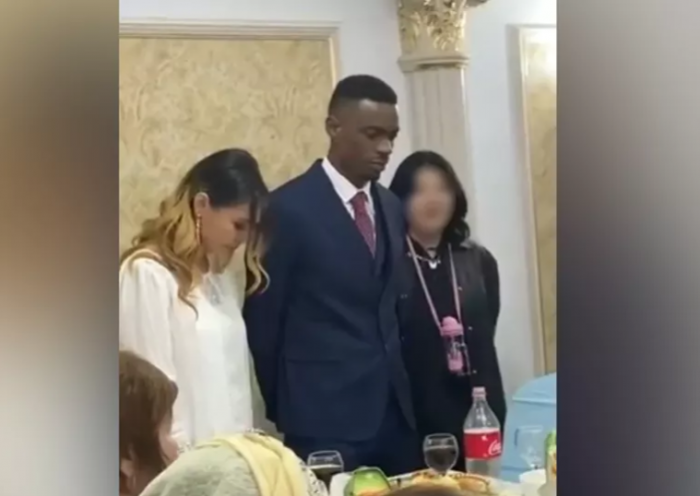 Тағы бір қазақ қызы африкалыққа кетті (видео)