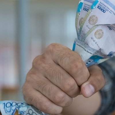 Жаңаөзендік шенеунік жетімге қарыз бергені үшін 3 жылға сотталды