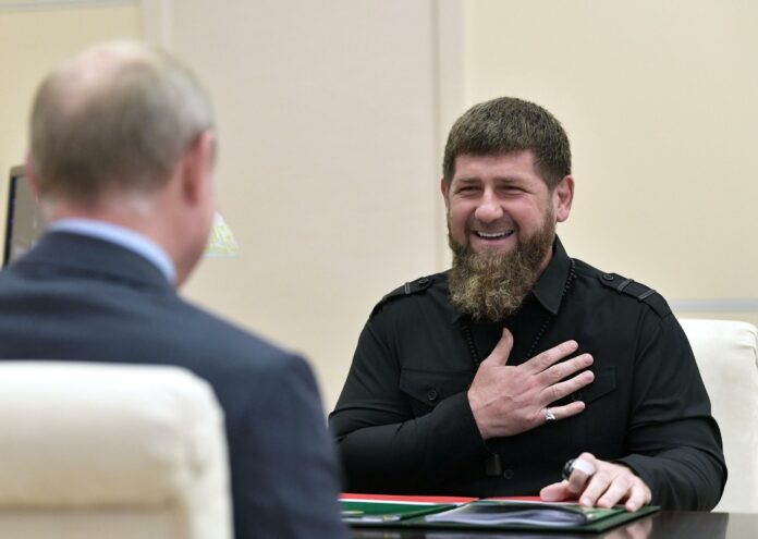 Қадыров Путинді бірінші мүмкіндіктен-ақ сатып кетеді – БАҚ (ВИДЕО)