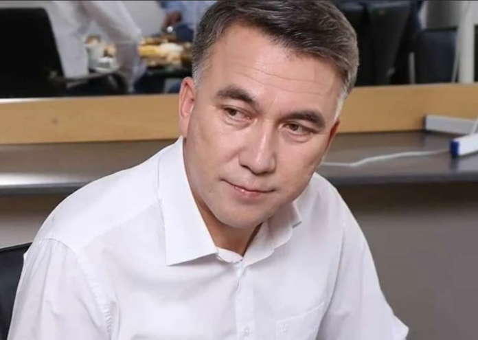 Ешкімге қажеті жоқ рубльге көміліп отырысымыз мынау — Есен Елеукен