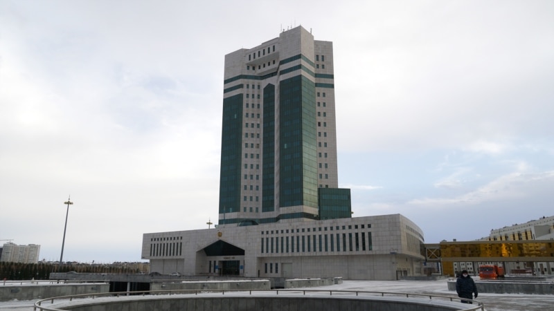 Премьер-министр Әлихан Смайылов Ресейден келгендердің еңбек мәселесі туралы сөзін түсіндірді