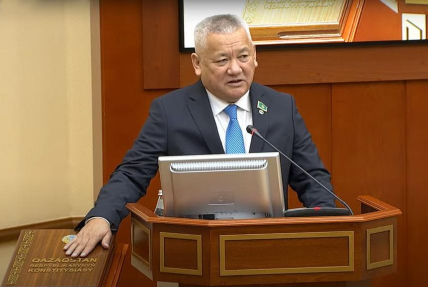 Фуат Сатыбаев Мәжіліс депутаты ретінде ант берді