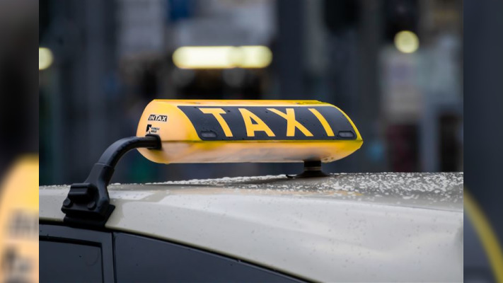 1 шілдеден таксистер мен курьерлер салық төлеуі тиіс